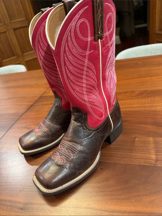 Ariat Shoes - Ariat Women's Round Up Wide Square Toe Western Boots, Sz 6.5 Hot Pink
